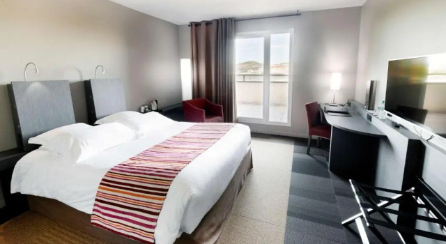Двухместный номер Standard с балконом Best Western Plus Hôtel Gergovie