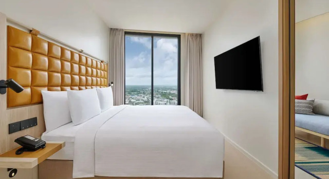 Двухместный люкс Deluxe Hilton Garden Inn Rayong
