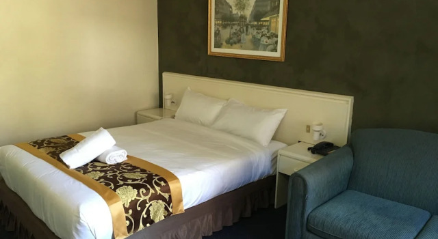 Номер Standard с балконом и с видом на бассейн El Lago Waters Motel under Gobell Hotel