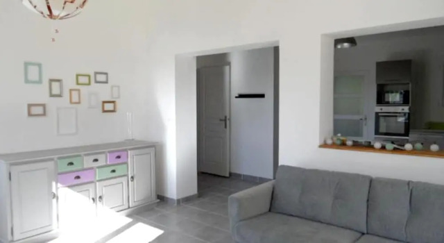 Apartment With 3 Bedrooms in Noves, With Wonderful Mountain View, Shared Pool, Enclosed Garden, 预订 公寓 诺沃 罗讷河口省