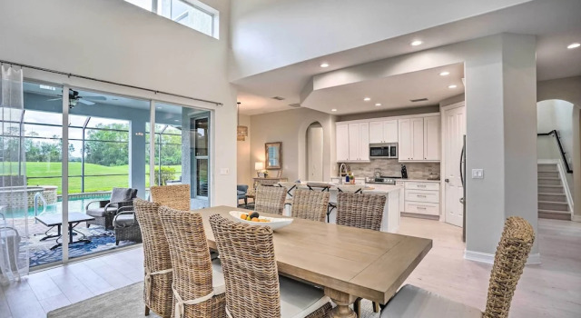 Коттедж Luxury Naples Home w/ Private Pool & Hot Tub