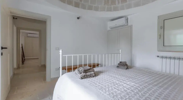 4078 Trullo Lui di Borgo Paoli, Book Feriehus Villaer i Valle d'Itria, Villa