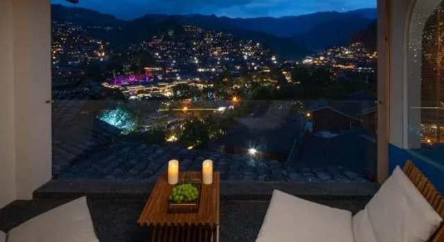 Thousands of Miles · Valtemon High Altitude Beauty Field Homestay, Prenota Hotel Qiandongnan Cina