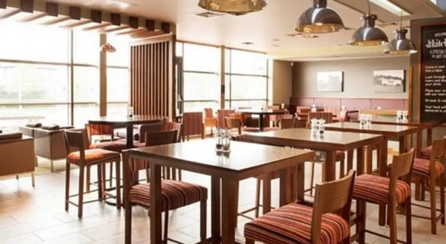 Номер Standard Premier Inn Dudley Town Centre