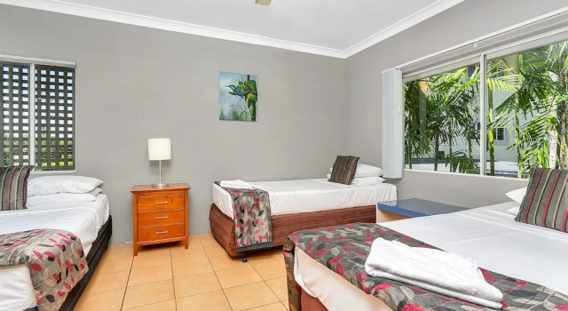 Семейные апартаменты Cairns Reef Apartments & Motel