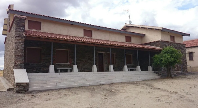 Albergue Villa de Salvatierra, Rezervați Vilă Cabane în Castile and Leon, Casetă