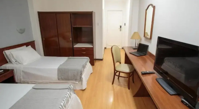 Fast 10 City Hotel, Забронировать Отель Отели в центре Порту-Алегри, в центре, Завтраки, Парковка