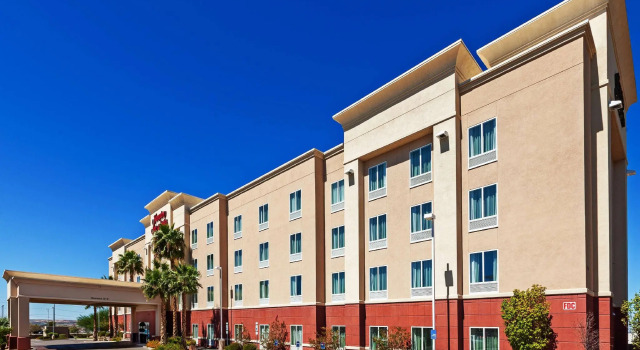 Кровать в общем номере Hampton Inn & Suites El Paso West