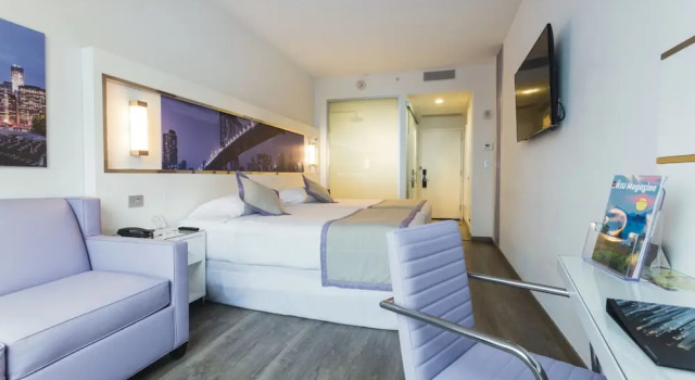 Номер Deluxe Riu Plaza New York Times Square