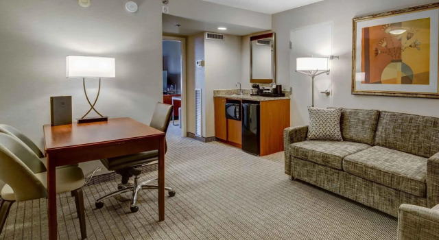 Люкс Embassy Suites by Hilton Cincinnati RiverCenter