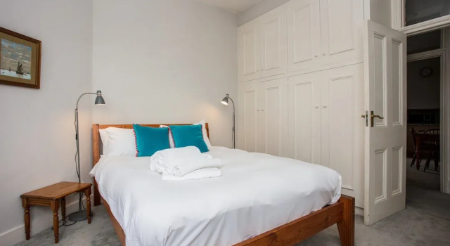 3 Bedroom Apartment by Battersea Park