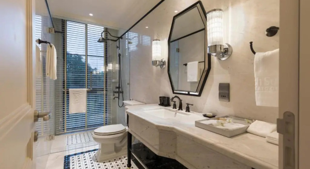 Номер Superior Bach Suites Saigon, a Member of Design Hotels