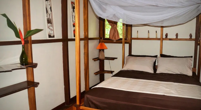 Семейное бунгало с 2 комнатами Pachamama Nueva River side Bungalows Punta Uva