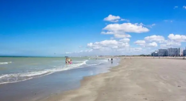 Les pieds dans le sable, Varaa Huoneisto Dunkerque 