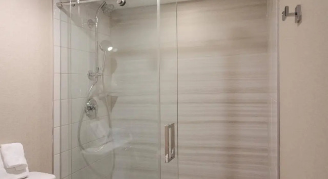 Четырёхместный люкс c 1 комнатой Minneapolis Marriott West