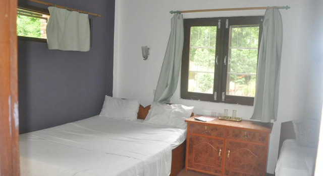Hotel Elephant Camp