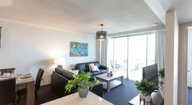 Апартаменты с видом на озеро Towers of Chevron - Private Apartments - Hosted by Coastal Letting Co