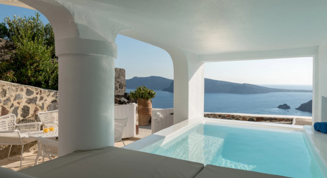 White House Villa with 3 bedrooms and amazing views at Oia