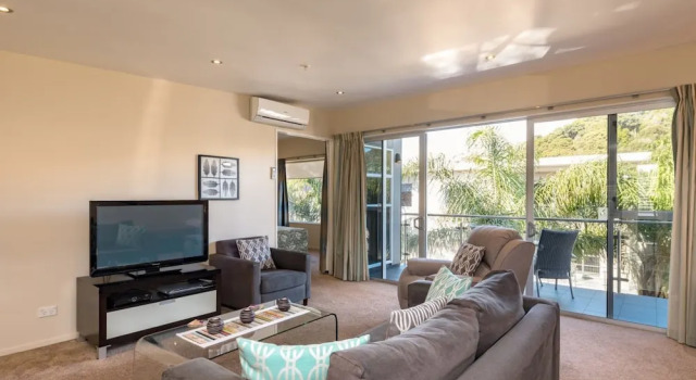 Апартаменты Standard Edgewater Palms Apartments
