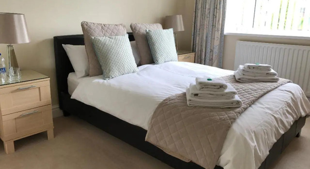Queens Road Rental - Winchester Accommodation, Забронировать Отель Винчестер Хэмпшир, рядом с Royal Hampshire County Hospital