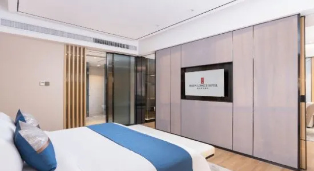 Люкс Grand c 1 комнатой REZEN LONGUU Hotel (Maoming Xinyi Educational City Liuyun Pavilion Sightseeing Tower)