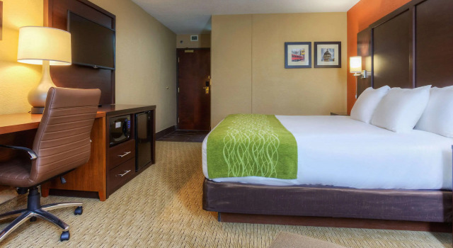 Двухместный номер Standard Comfort Inn & Suites Evansville Airport