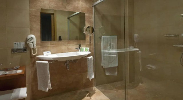 Двухместный номер Superior AC Hotel Carlton Madrid by Marriott