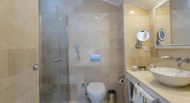Двухместный полулюкс с балконом Wise Hotel & Spa