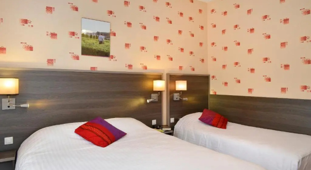 Трёхместный номер Superior Logis Hôtel Des Châteaux De La Loire