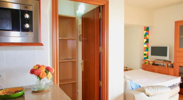 La Perla de Fuengirola - First Line 2BR Apartment With Sea View, Забронировать Апартаменты/квартира Апартаменты Фуэнхирола, рядом с La Plaza de los Chinorros, Апартаменты/квартира