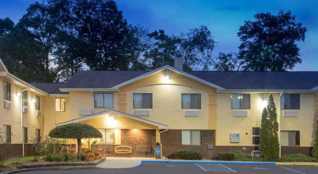 Super 8 by Wyndham Radford VA, Reserva ahora Hotel Radford 