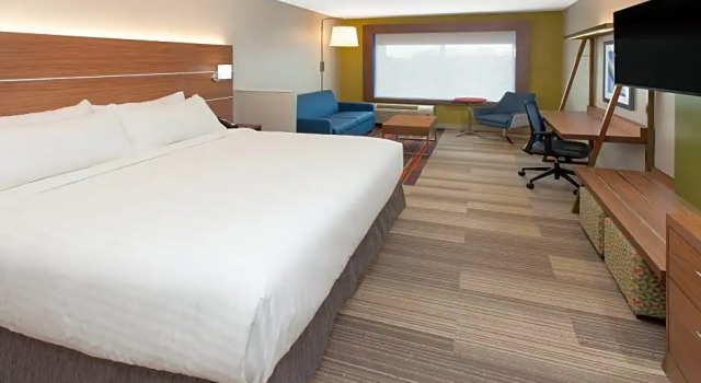 Четырёхместный люкс Holiday Inn Express & Suites - Sterling Heights-Detroit Area by IHG