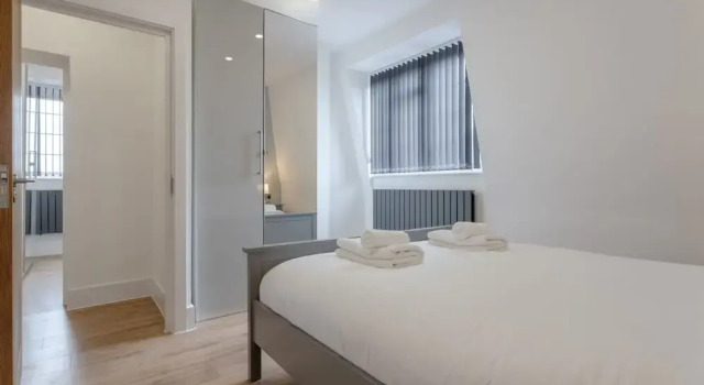 Fantastic 3 Bedroom Home Near Canary Wharf, Забронировать Отель Отели Англии 3 звезды, 3*