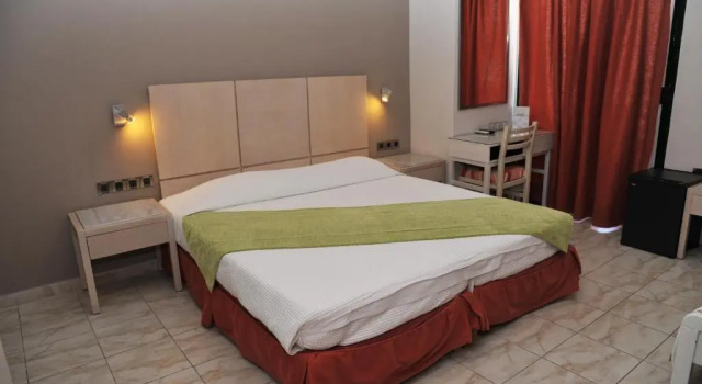 Трёхместный номер Standard с видом на город Plaza Hotel