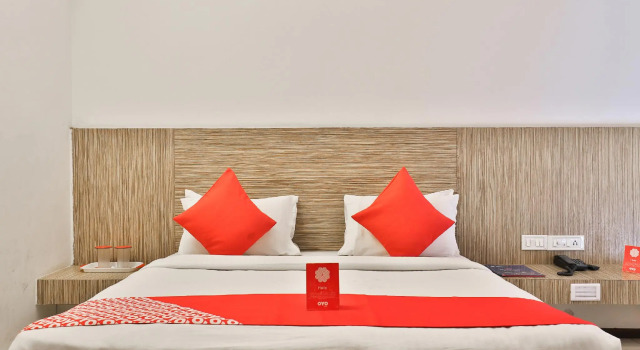 OYO 8758 Hotel Swagatam, Забронировать Отель Отели Саркхедж 3 звезды, 3*