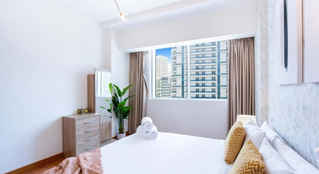 The Waves Exude Luxury 1 BR Waterfront, Забронировать Отель Дубай-Марина , рядом с Dubai Marina Yacht Club