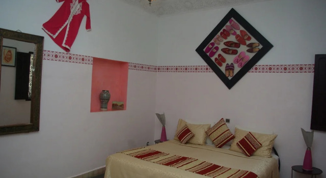 Camera Standard Riad Abaca Badra