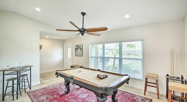 Коттедж с 4 комнатами Canalfront Cape Coral Escape w/ Heated Pool!