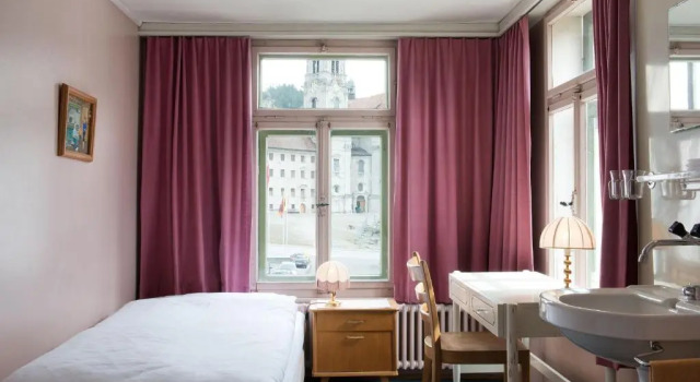 KunstHotel Linde Garni, 预订 酒店 艾因西德伦 施维茨
