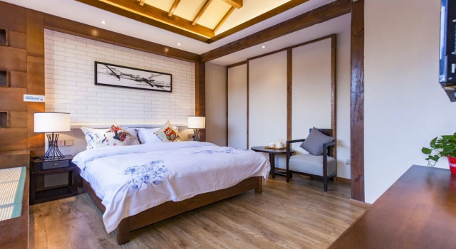 Lijang First Bay Hotel, Забронировать Отель Отели Лицзян с завтраком, рядом с Улица Сквер-стрит Древнего города Даянь, Завтраки
