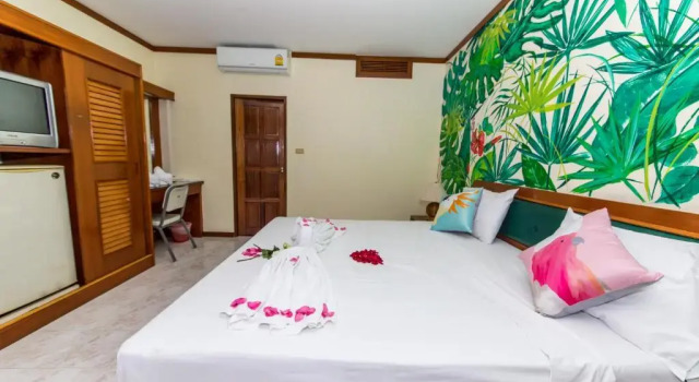 Panda Hotel（Patong Beach）, Забронировать Отель Патонг-Бич остров Пхукет
