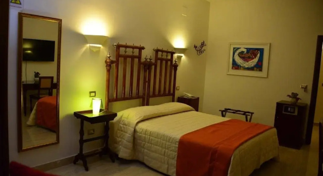 Hotel Villa Leuzzi, Забронировать Отель Саличе-Салентино Саленто