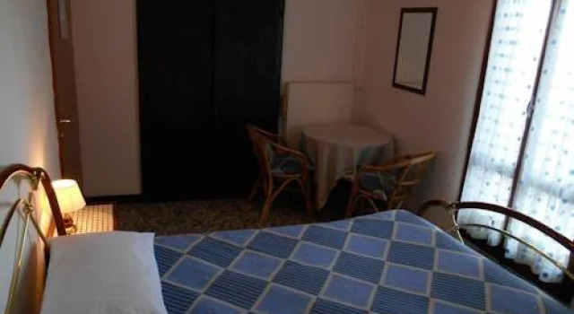 Baita Carla, Prenota Hotel Hotel a Como con parcheggio, Parcheggio
