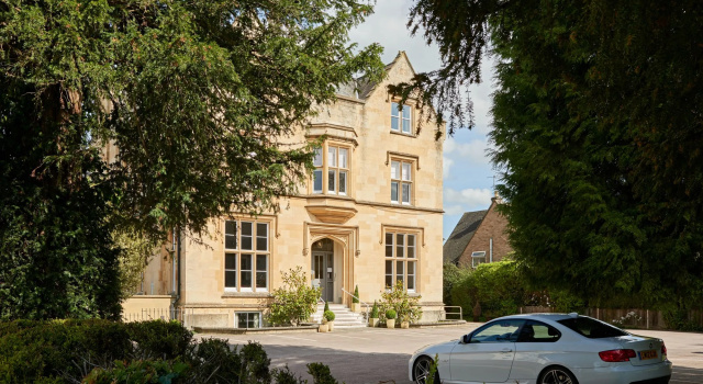 Cotswold Grange, Забронировать Гостевой дом Отели Челтнем с парковкой, рядом с Питтвилль-Парк, Парковка