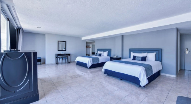 Семейный номер Standard с балконом и с видом на горы Krystal Beach Acapulco