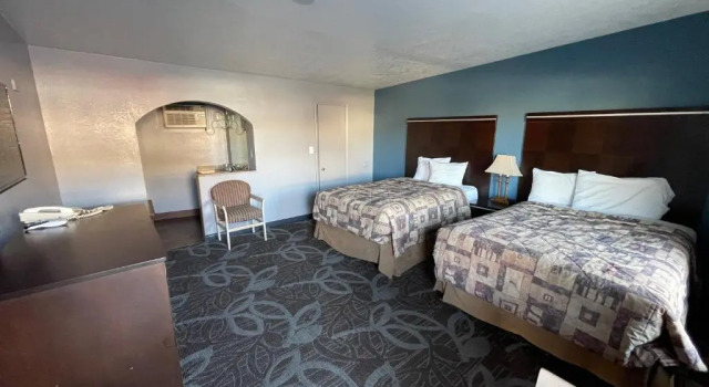 Четырёхместный номер Standard Sands Motel
