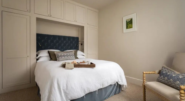 Charming Mews House in Historic Winchester