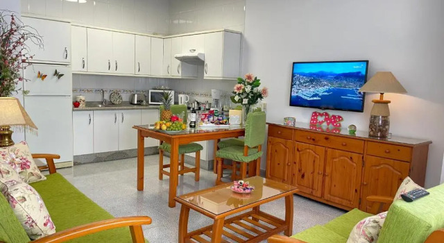 Апартаменты Superior EmyCanarias Holiday Homes Vecindario