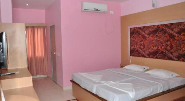 Hotel Barbareek, Rezerwuj Hotel Hotele w Meghalaya z parkingiem, Parking