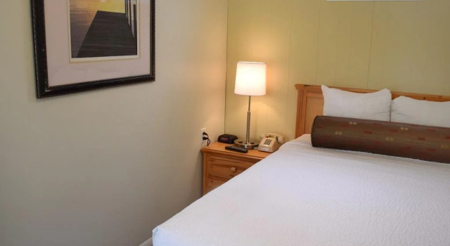 Scottys Lakeside Resort, Забронировать Курортный отель Лейк-Джордж Adirondack Mountains